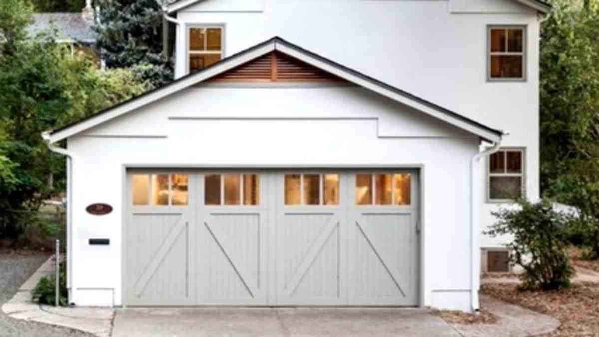 Factors Affecting the Weight of a Garage Door Without Springs